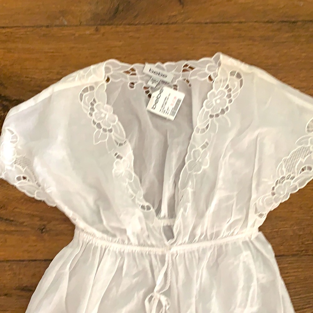 BEBE White Eyelet Embroidered V neck Cotton Voile Drawstring Top S - Picture 3 of 6
